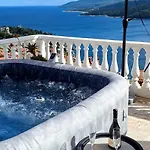 La Casa Di Marko Sea View With Jacuzzi And Sauna Apartamento *
