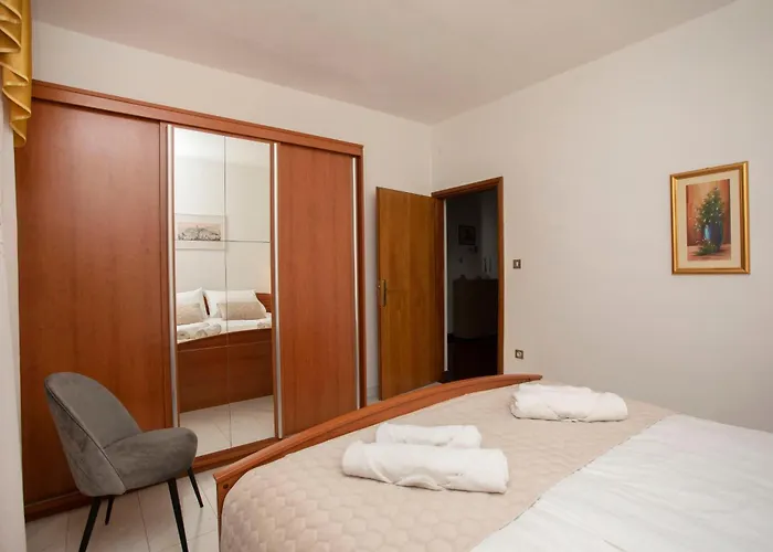 La Casa Di Marko Sea View With Jacuzzi And Sauna *