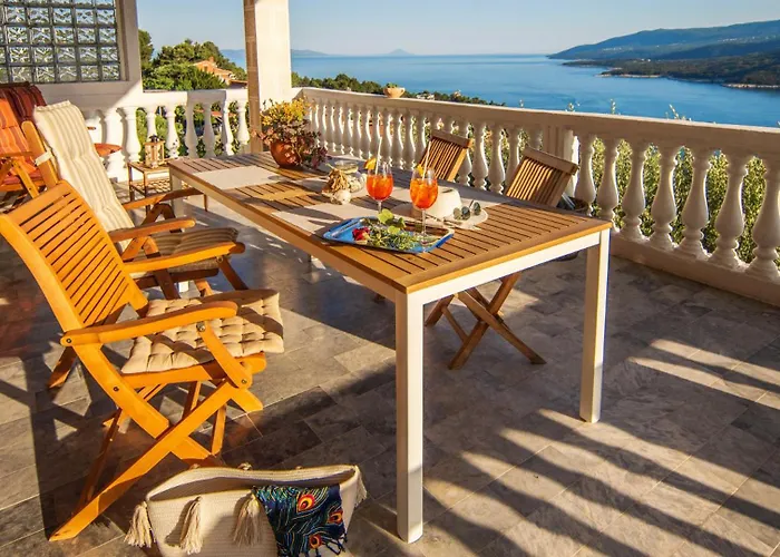 La Casa Di Marko Sea View With Jacuzzi And Sauna *